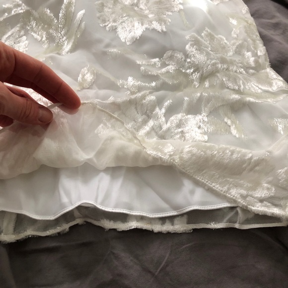 Elie Tahari Halter Shimmery Dress - Picture 4 of 8